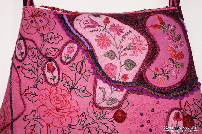 Pink, burgundy, hand-embroidered, floral, beaded, felt ball, rosy, large size, women's shoulder bag 2.