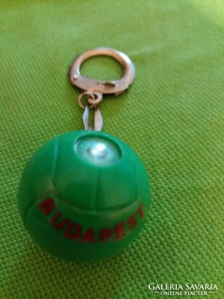 Retro traffic goods bazaar goods metal / plastic key ring soccer ball picture viewer Budapest according to the pictures