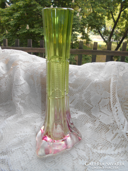 Csiszolt színátmenetes antik üveg váza 20 cm