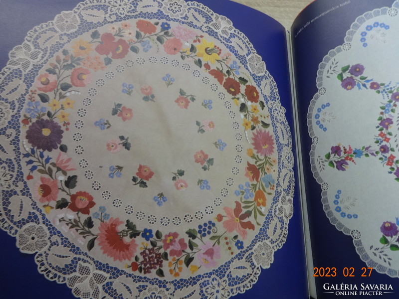 Polish Gyrgyi: Kalocsa flowers - embroidery book