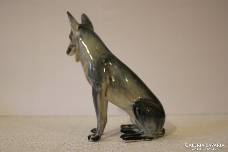 Porcelán szobor németjuhász kutya