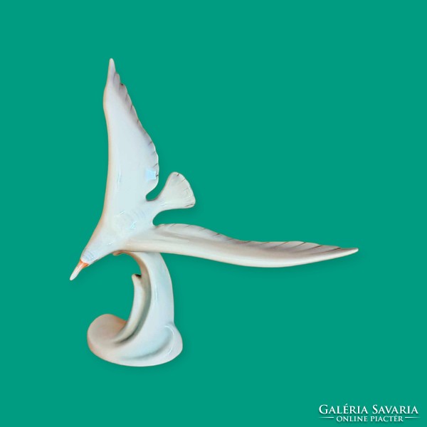 Raven house porcelain seagull figure