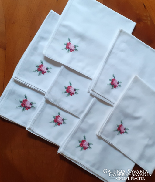 8 Pcs. Embroidered napkin, tablecloth. 42X40cm