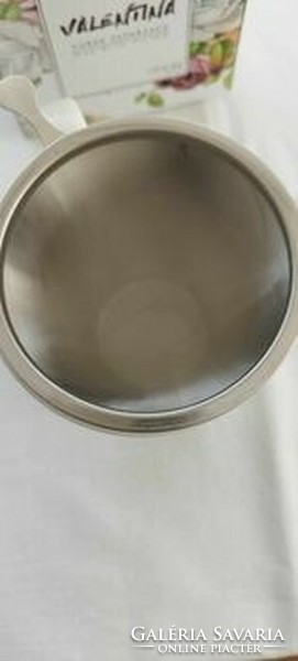 Porcelain teacup with filter