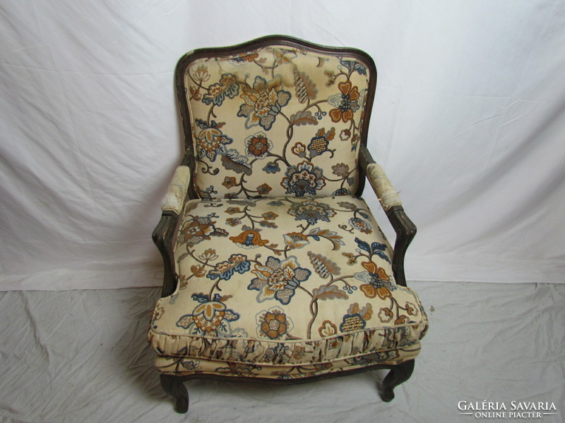 Antique neo-baroque armchair