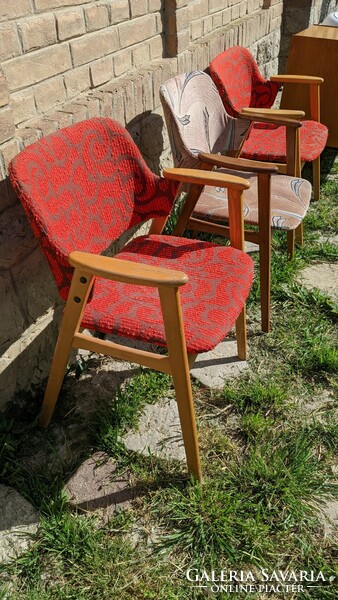 Claus chairs