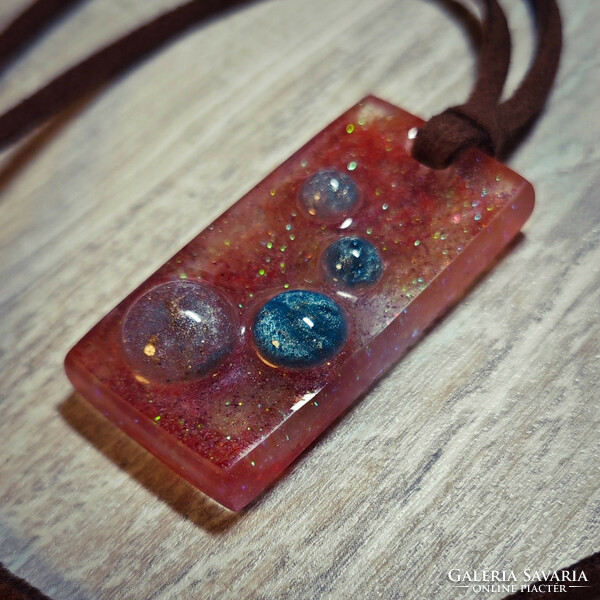 Pendant with colorful bubbles