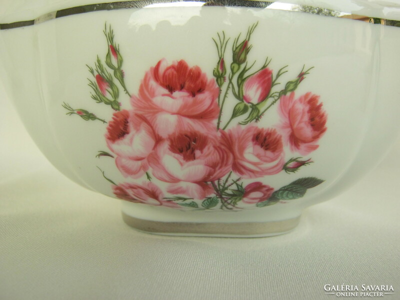 Aquincumi porcelán rózsás bonbonier