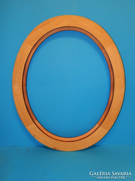 Polished oval quality frame with an external size of 60 x 50 cm