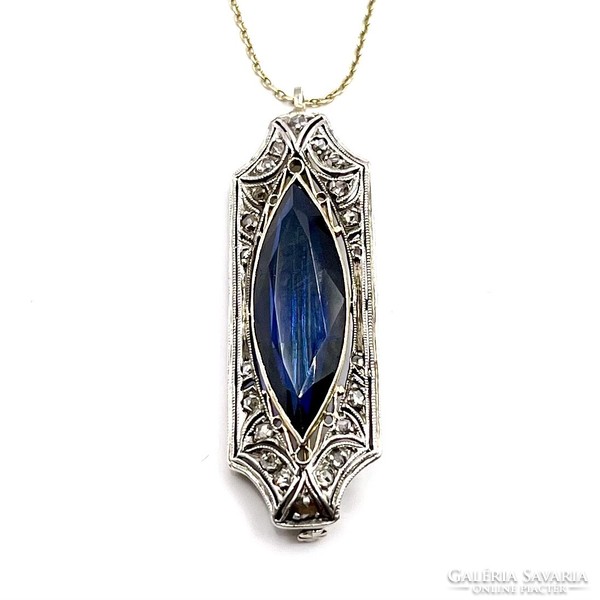 0250. Art Deco Medál – Bross Gyémántokkal és Kék Zafírral