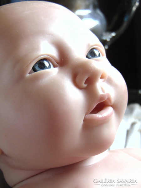 Berenguer doll / lifelike newborn doll