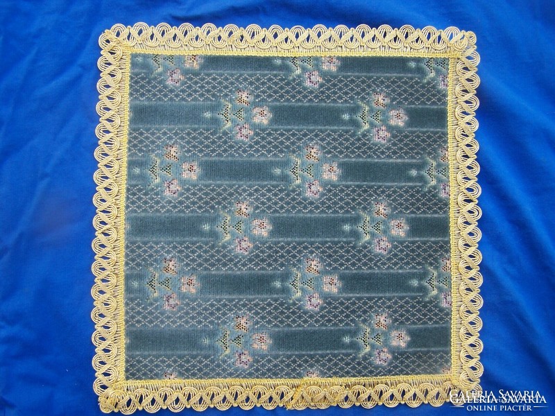 Velvet tablecloth 30 x 30 cm, with gold border. Immaculate, perfect condition with baroque pattern
