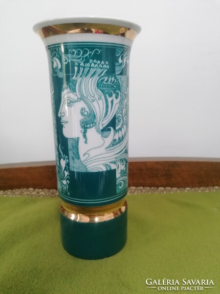 Szász Endre zöld színű Hollóházi porcelán váza 20 cm