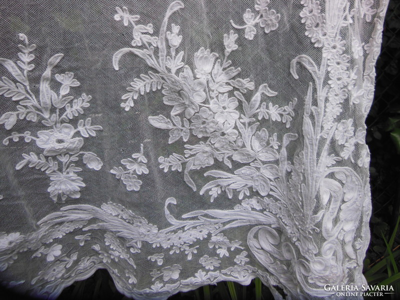 Tablecloth - lace - 140 x 140 cm - handmade - snow white - old - Austrian