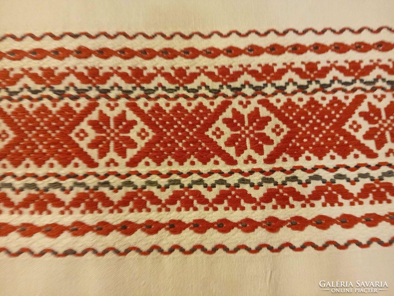 Old woven tablecloth with carnation pattern, 78x52