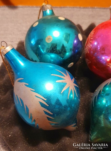 Christmas tree decorations retro package 4 ornaments in one - balls painted