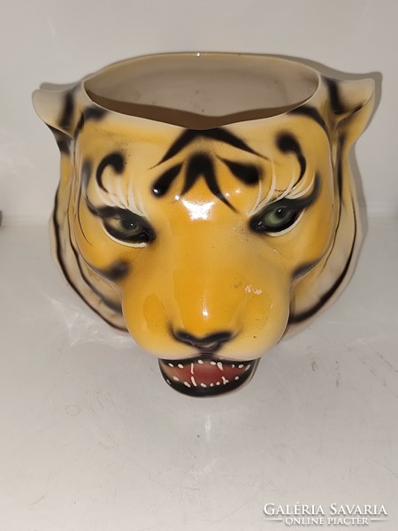 Large lifelike tiger head porcelain bowl.