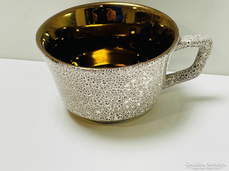Gold-plated coffee cups
