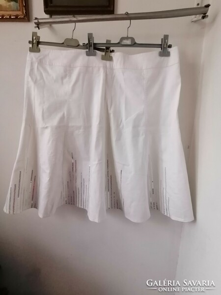 They are more beautiful than me flashy white skirt 52 54 118-122 waist 160 hips 70 length