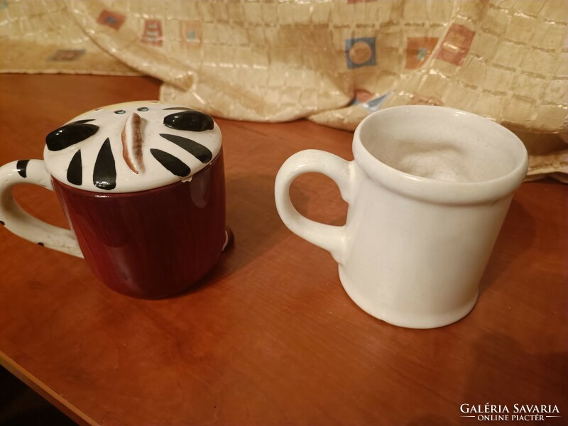 2 cute mugs