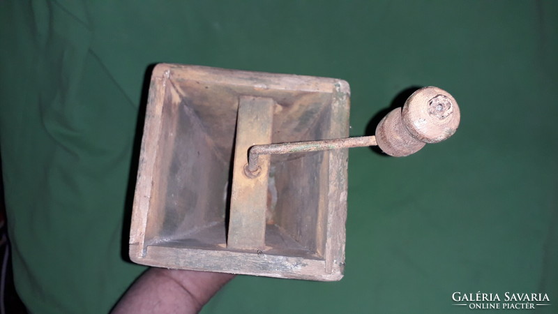 Antik kézi fém - fatartályos libatömő gép ritka parasztházas dekoráció lehet a képek szerint
