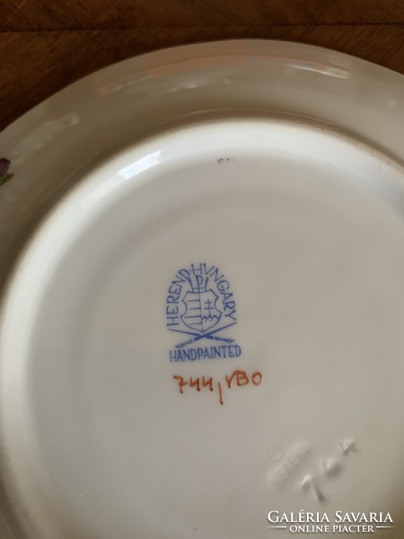 The bottom of the Herend tea cup with Victoria pattern is flawless