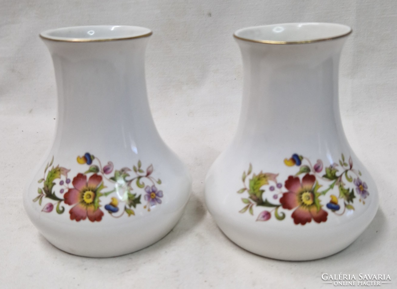 Aquincumi virágmintás szépen aranyozott porcelán vázák hibátlan állapotban együtt eladók  10 cm.