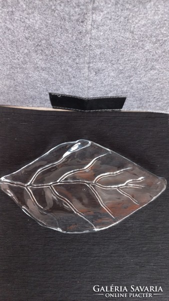 Thick-walled glass leaf-shaped table decoration for small things, the grain is convex at the bottom