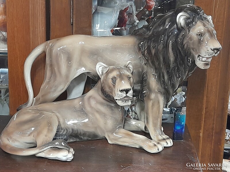 Wien ceramic Austria, large pair of lions, porcelain, ceramic figure. 45 Cm.
