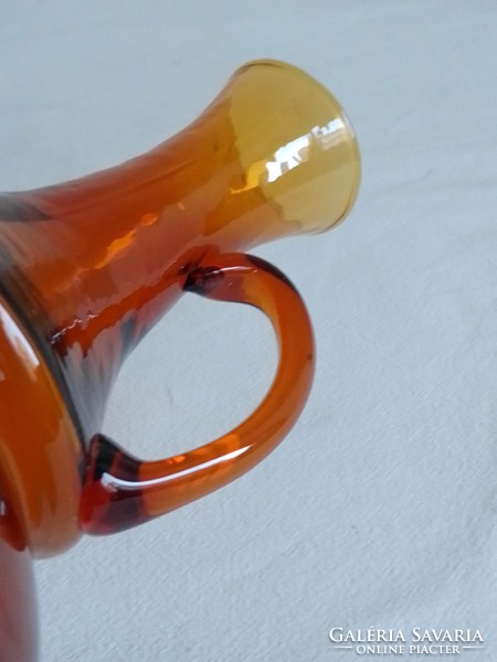 Régi borostyán barna színes füles üveg kiöntő kancsó váza Különleges forma, hibátlan 17 cm