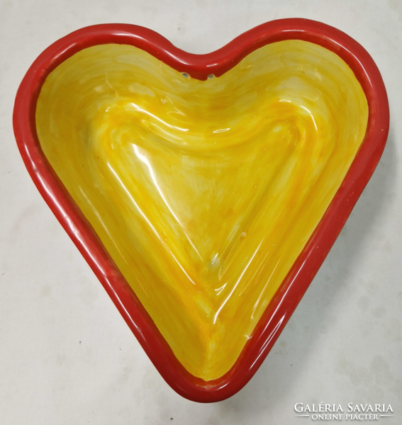Nagyméretű mázas festett szív alakú kerámia sütőforma 23 cm.