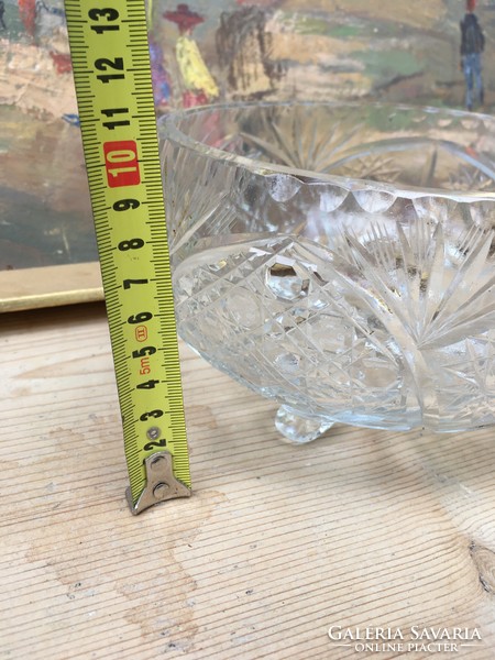 Table centerpiece with crystal legs