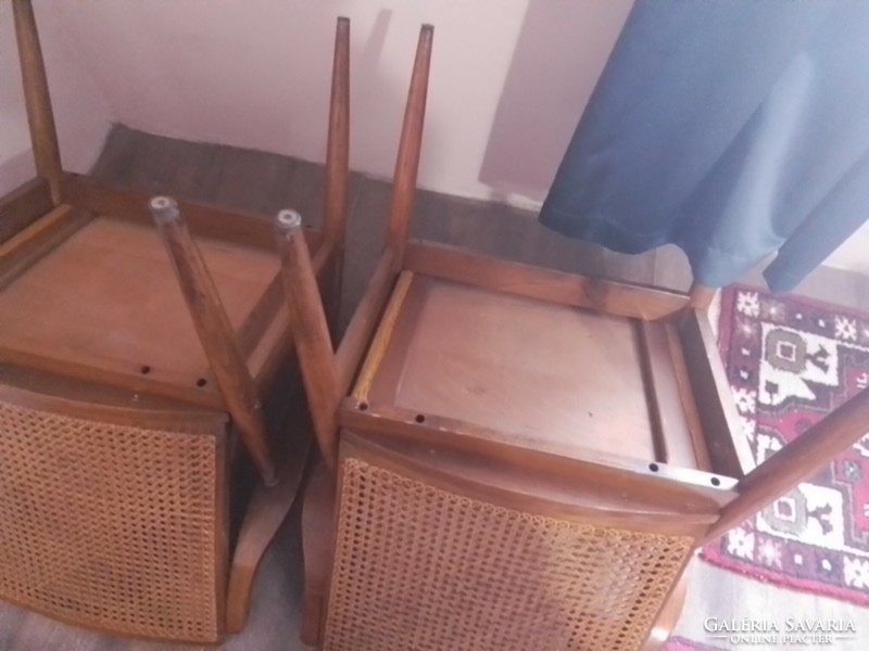 Dán stílusú egyedi duplán nádazott hátú fotelek az 1960-as évekből