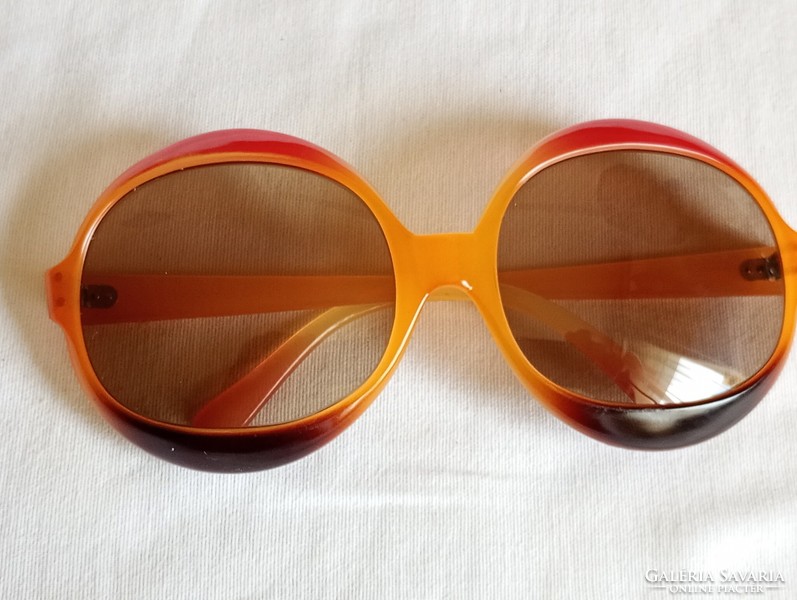 Napszemüveg 02 retro szemüveg 60 évek