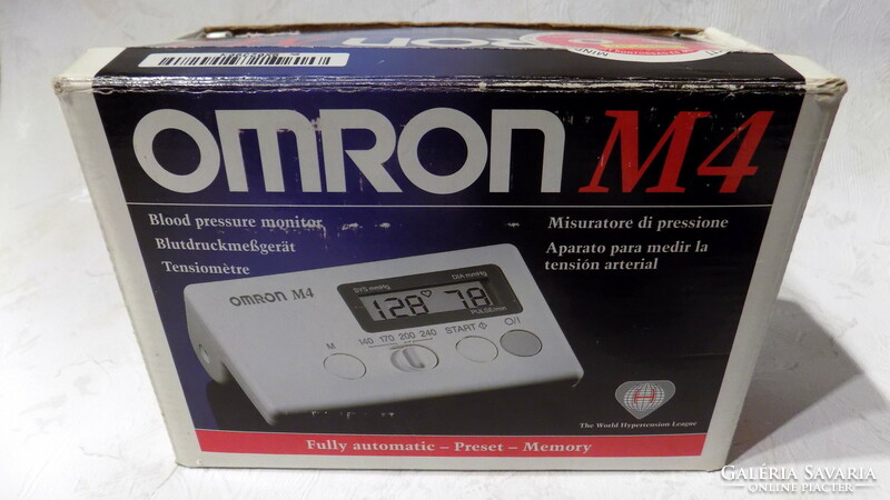 Omron M4 automata felkaros vérnyomásmérő