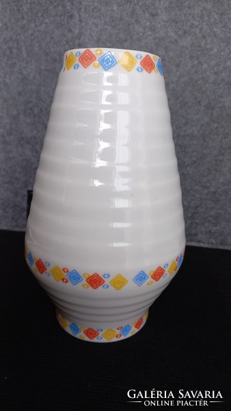Régi jelzett porcelán váza, hibátlan, 17 X 6,5 X 5,5 cm, különleges mintázatú vázatest