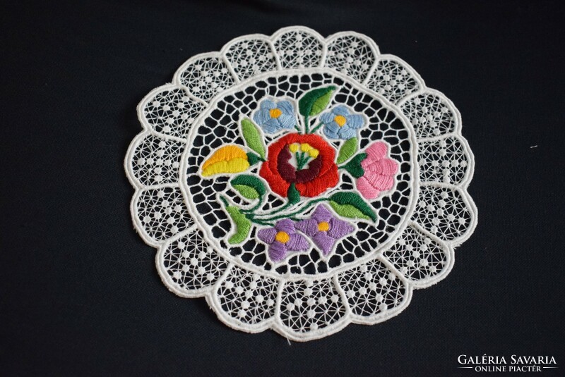 Embroidered ristel Kalocsa pattern tablecloth, home textile, decoration 20.5 cm Kalocsa