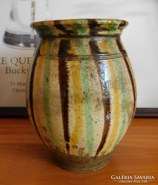 Csákvár striped pottery