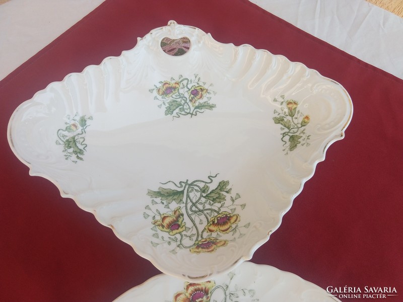 It has an antique Art Nouveau rhombus shape and a large round tray with floral decor, 32x27cm..