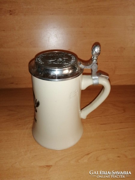 Half-liter German ceramic beer mug with tin lid (30/d)