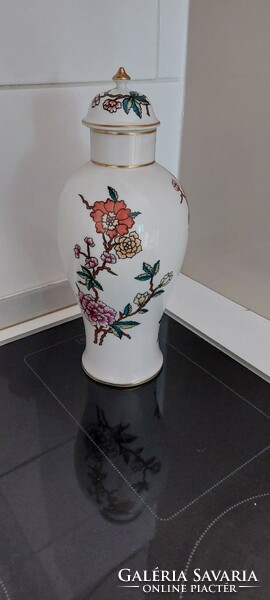 Covered raven house vase