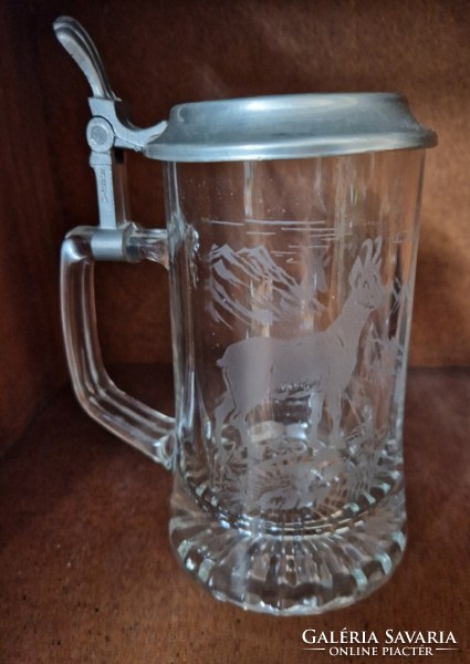 Hunting scene beautifully engraved German beer mug with lid in perfect condition