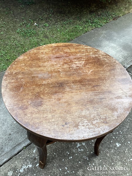 Art deco round salon table 67x64 cm.