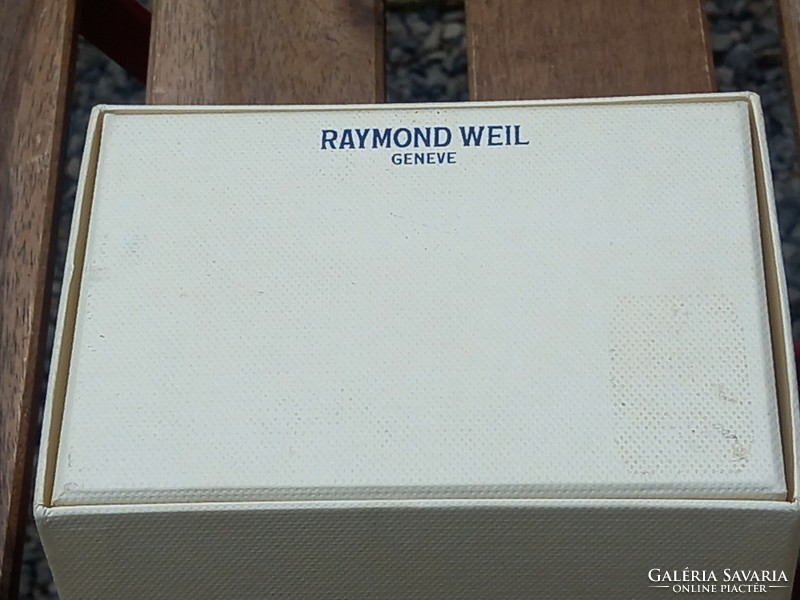 Raymond weil watch box/watch box