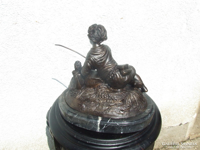 Bronz szobor  NAGY horgász