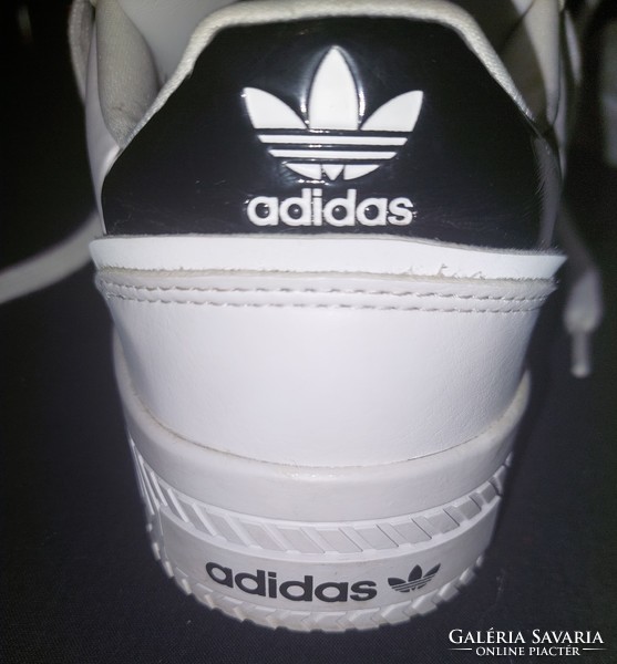 Adidas white sports shoes size 39