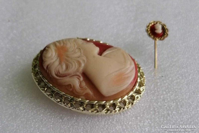 Gold-plated cameo brooch + cameo badge