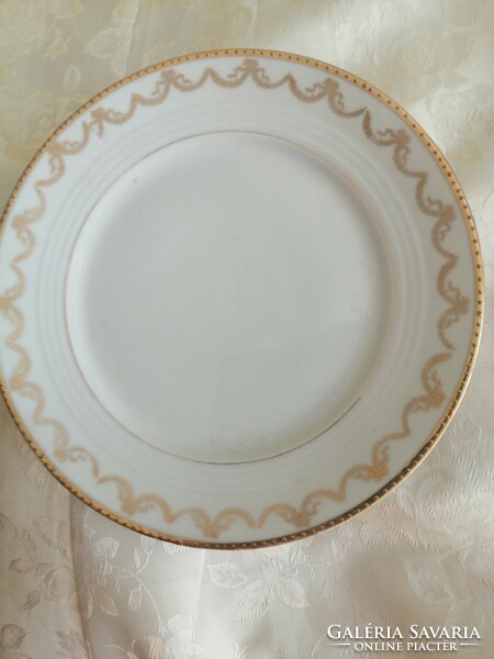 Beautiful antique plate 19 cm