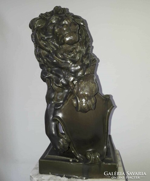 80 cm. Fa szobor, pirogránit oroszlán.