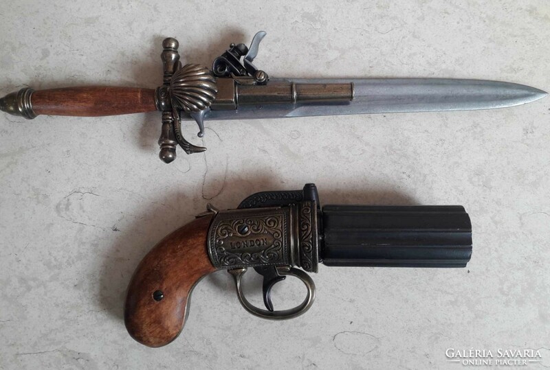 2 pcs. English replica dagger / pistol.